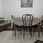 Guest House And Tavern Leo